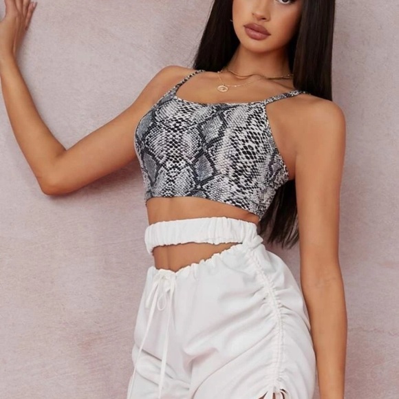 White ruched shorts - Picture 4 of 6